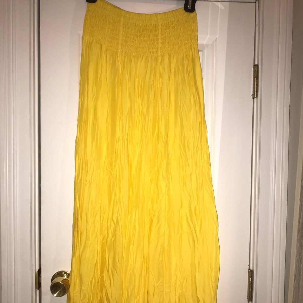 Women’s long yellow skirt size Small/Med